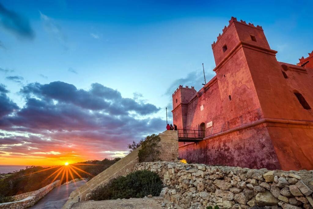 Seaside Serenity - A Lovely Apartment With Views Mellieħa Exterior foto